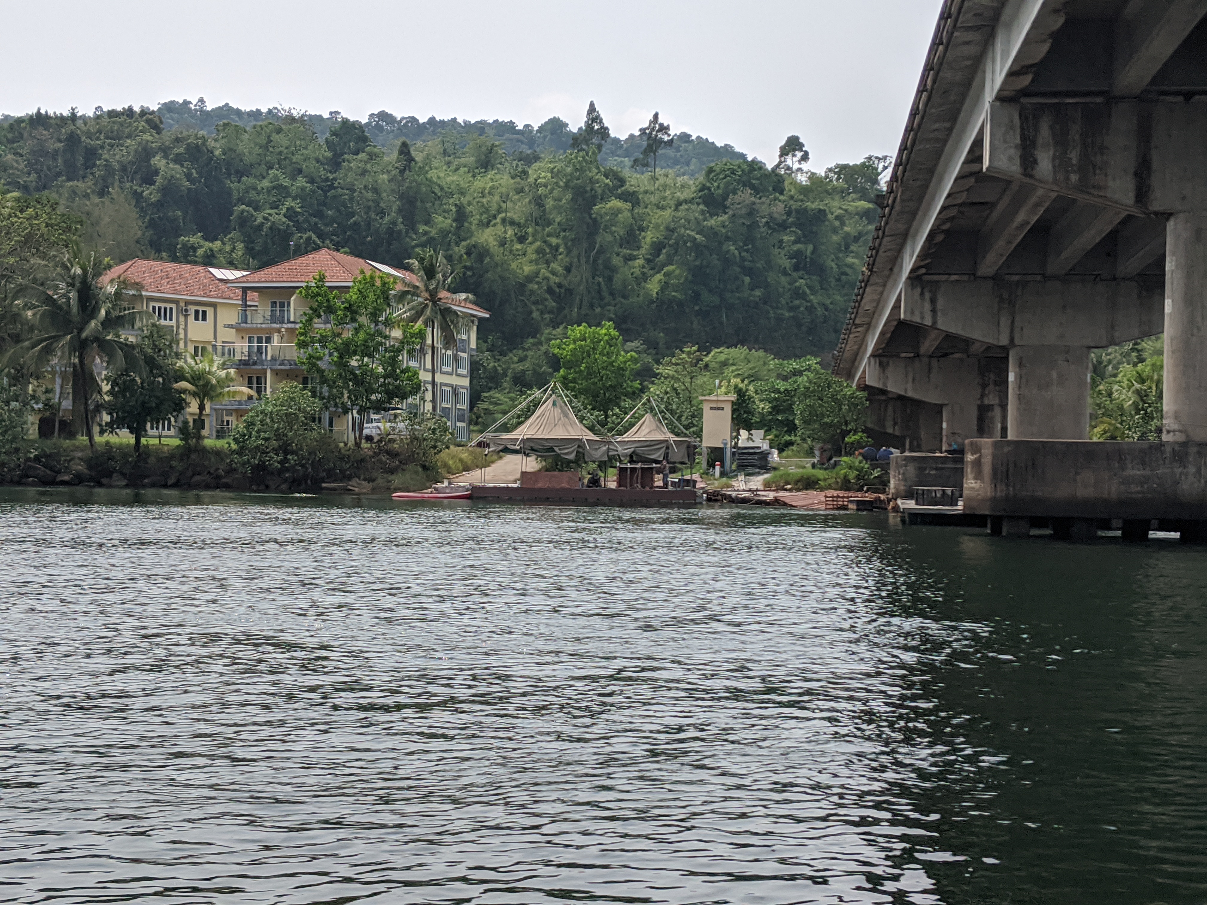 4 Rivers building new tents